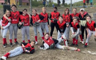 madison-softball-team-photo